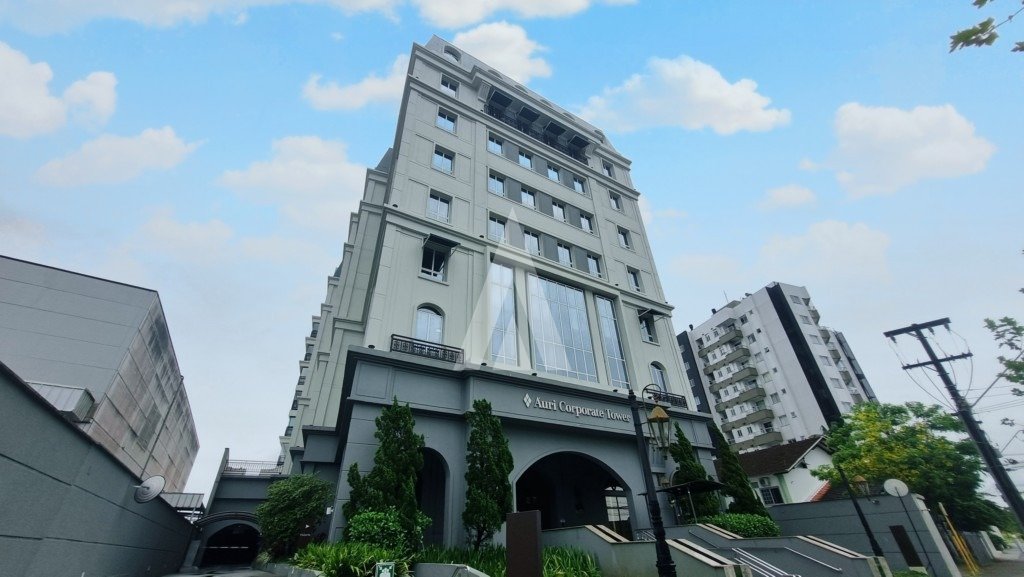 Salas comerciais à venda no Edifício Auri Plaza, com 89m de área privativa, em Joinville-SC, pelo valor de R$640.000,00. - foto 1