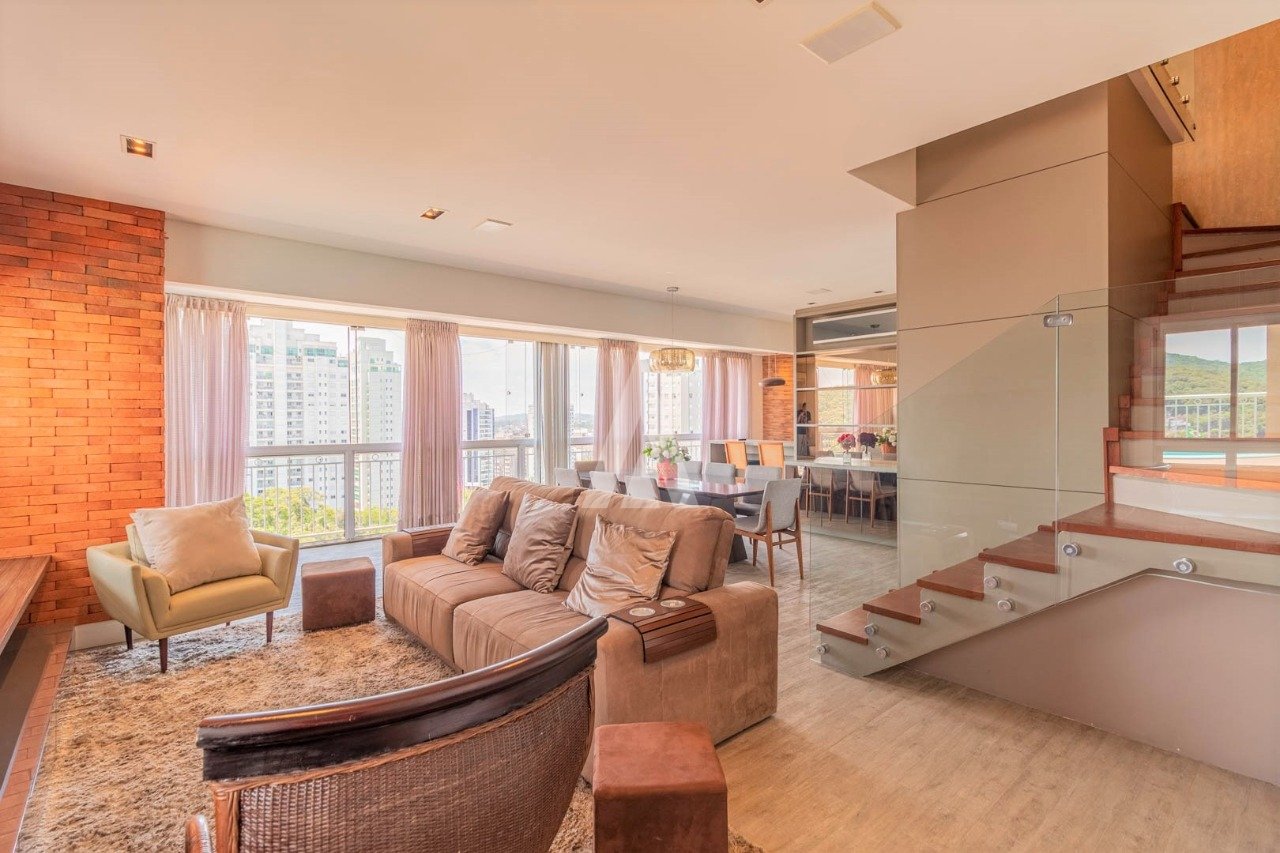 Cobertura com 3 suíte(s) à venda no bairro Centro em Joinville, de R$ 2.980.000.00 por R$ 2.860.000, - foto 1