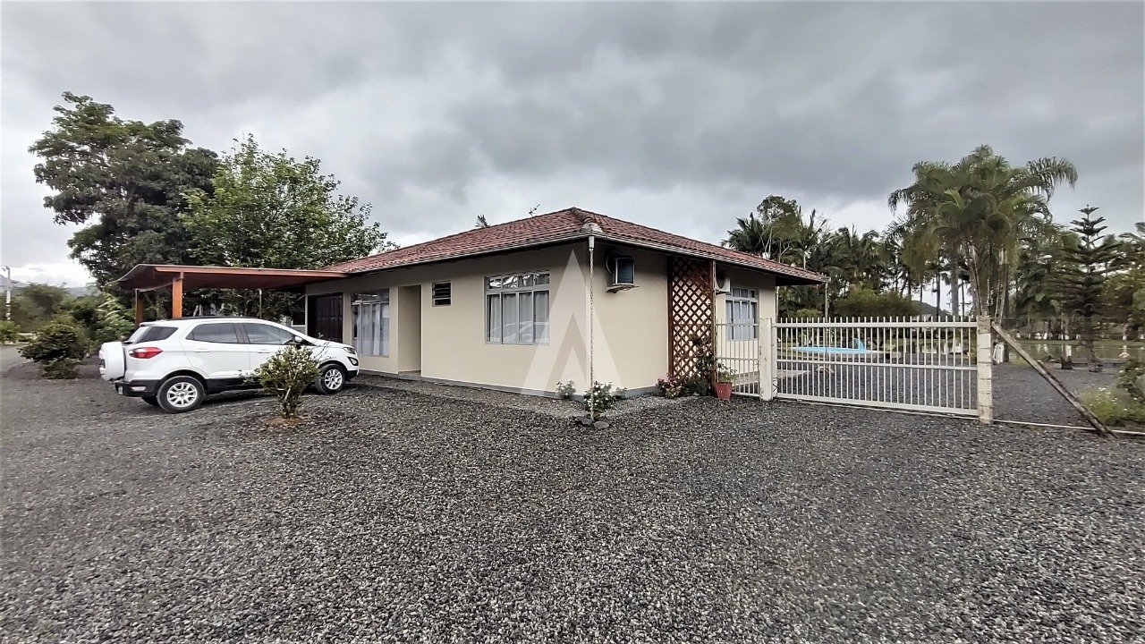 Chácara com 3 suíte(s) à venda no bairro Vila Nova em Joinville, por R$ 2.500.000.00. - foto 1