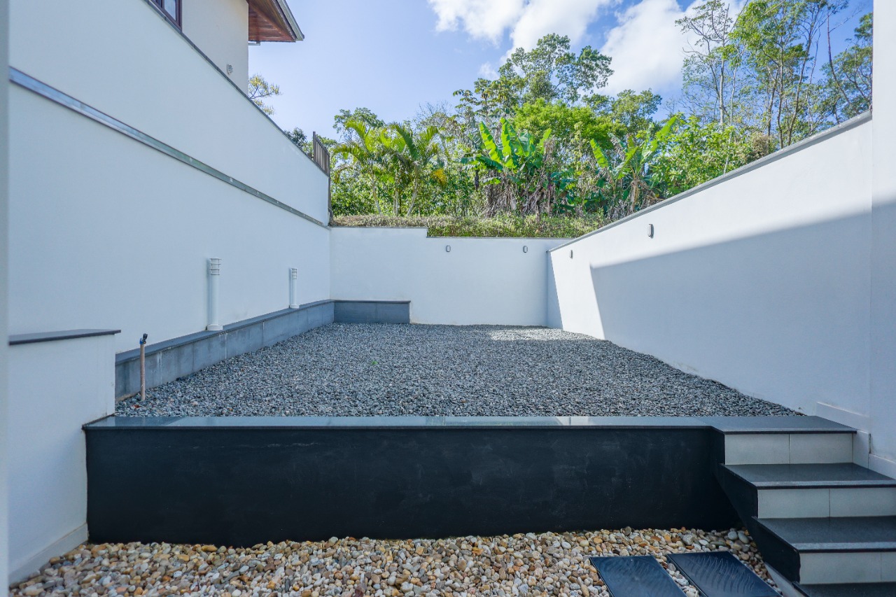 Sobrado Geminado com 1 suíte(s) mais 2 quarto(s) à venda no bairro Bom Retiro em Joinville por R$ 799.000,00. — foto 5