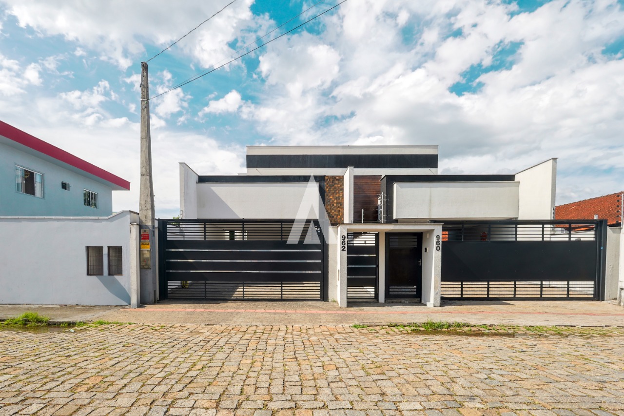 Sobrado geminado com 1 suíte e 2 quarto(s) à venda no bairro Comasa em Joinville-SC por R$1.180.000,00. - foto 1