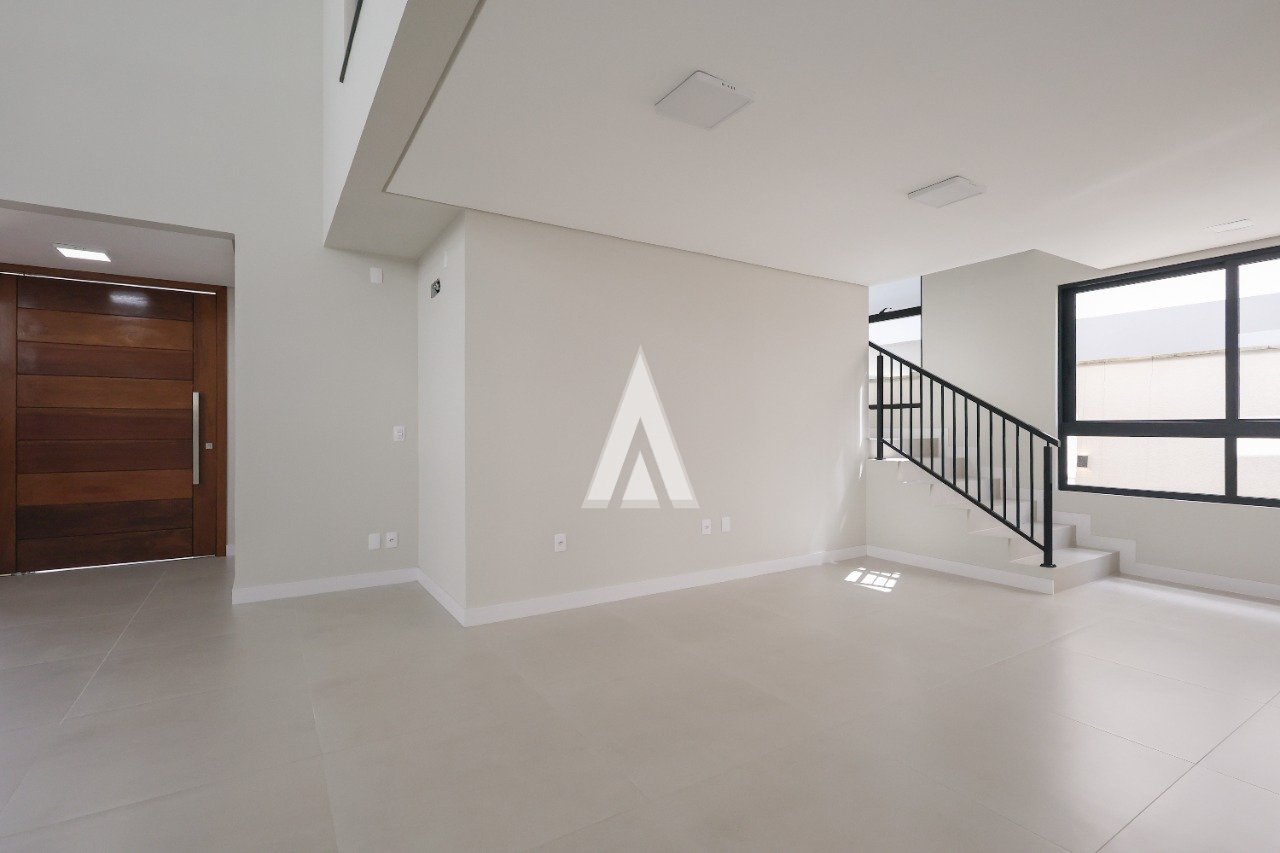 Sobrado em condomínio fechado com 3 suítes à venda no bairro Vila Nova em Joinville-SC por R$1.900.000,00. — foto 4