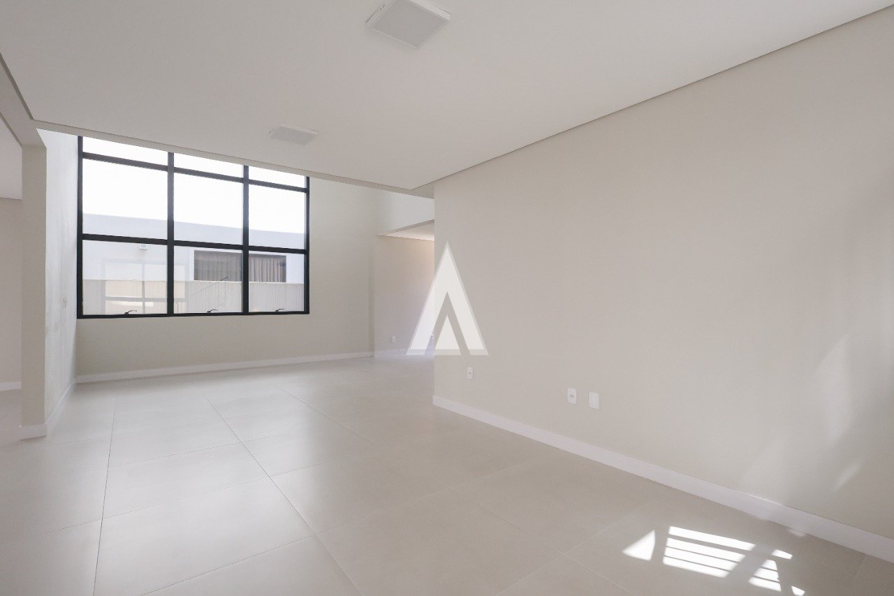 Sobrado em condomínio fechado com 3 suítes à venda no bairro Vila Nova em Joinville-SC por R$1.900.000,00. — foto 5