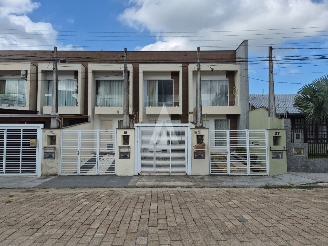 Sobrado geminado com 2 quartos à venda no bairro Santa Catarina em Joinville-SC por R$420.000,00. - foto 1