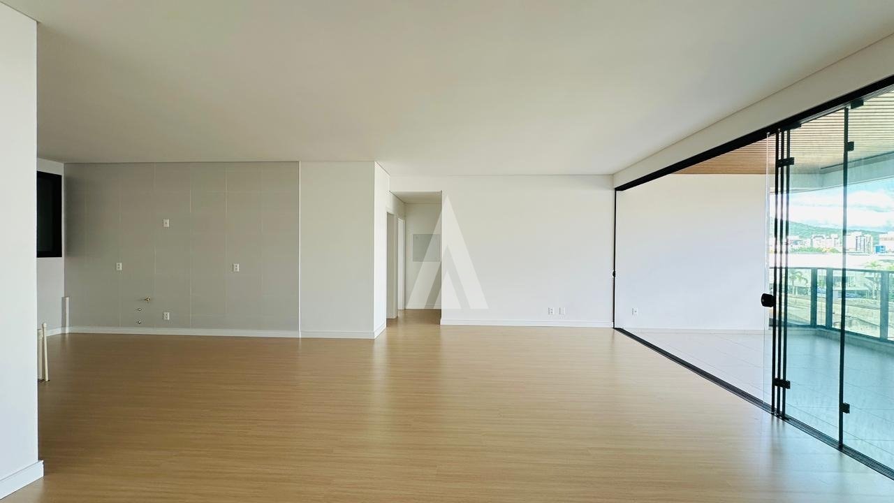 Apartamento com 3 suítes à venda no bairro Santo Antônio em Joinville-SC por R$2.100.000,00. — foto 3