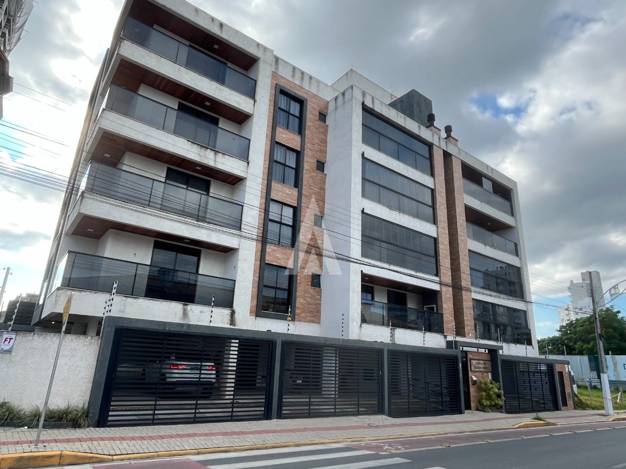 Apartamento com 2 suítes à venda no bairro Centro em Balneário Piçarras-SC por R$819.000,00. - foto 1