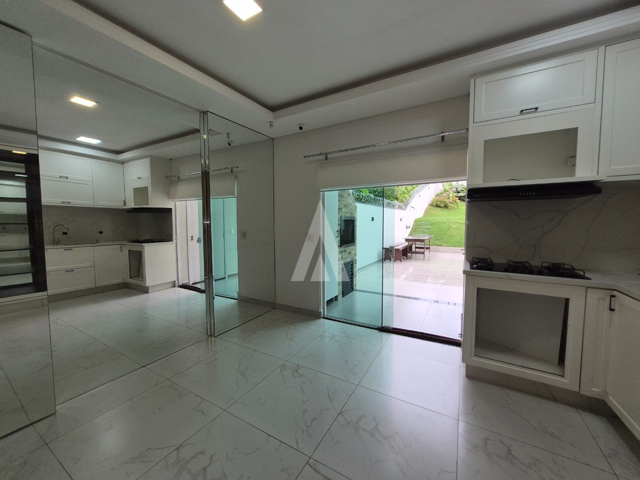 Sobrado geminado com 1 suíte e 2 quartos à venda no bairro Glória em Joinville-SC por R$820.000,00. — foto 6
