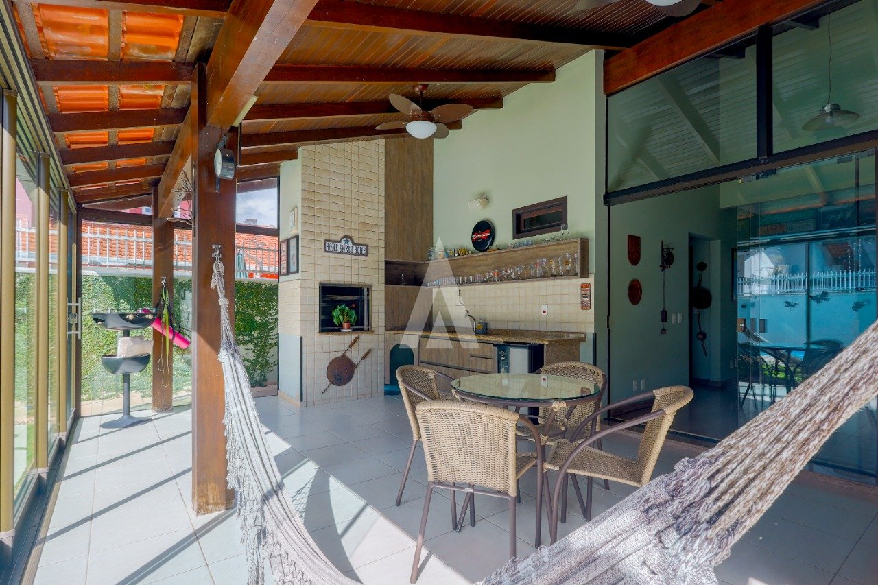 Casa com 1 suíte e 2 quartos à venda no bairro Santo Antônio em Joinville-SC por R$1.800.000,00. — foto 6