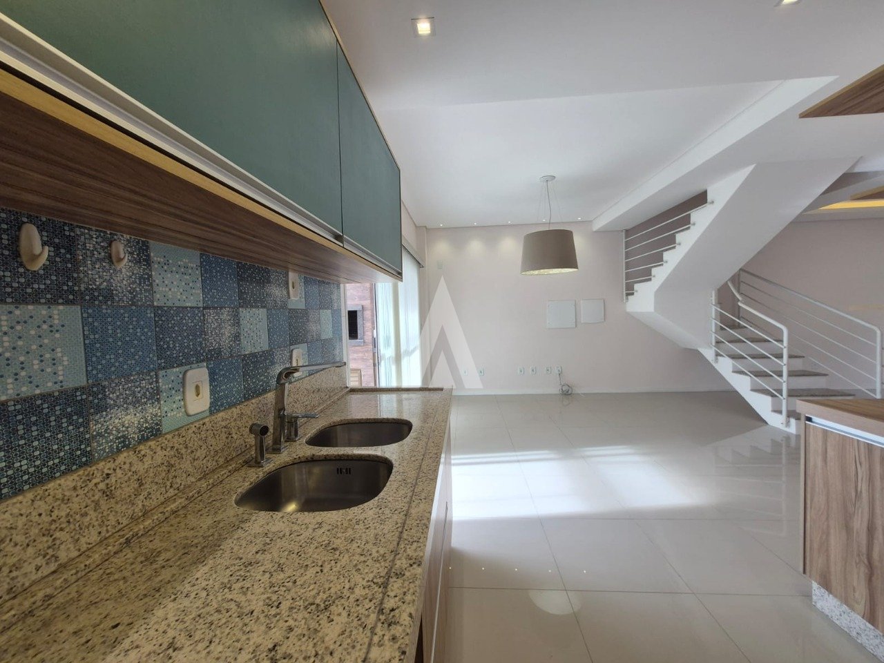 Sobrado geminado com 1 suíte e 2 quartos à venda no bairro Bom Retiro em Joinville-SC por R$850.000,00. — foto 7
