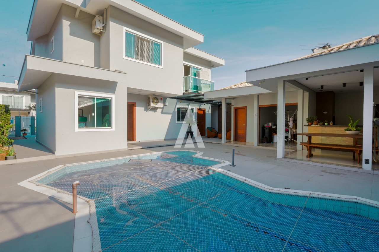 Sobrado com 265,15m à venda no bairro Iririú em Joinville-SC por R$1.698.000,00. - foto 1