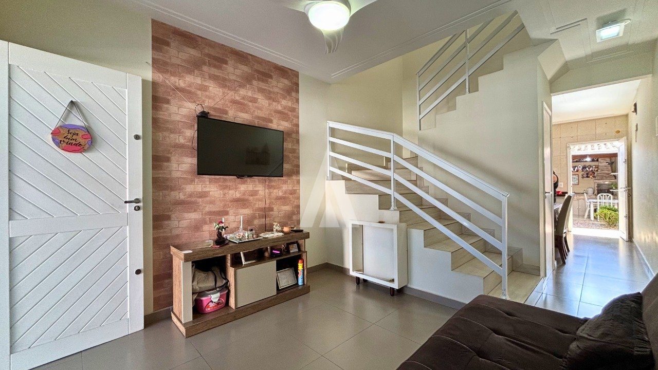 Sobrado Geminado com 2 quarto(s) à venda no bairro Jardim Iririú em Joinville, por R$ 373.000.00. — foto 3