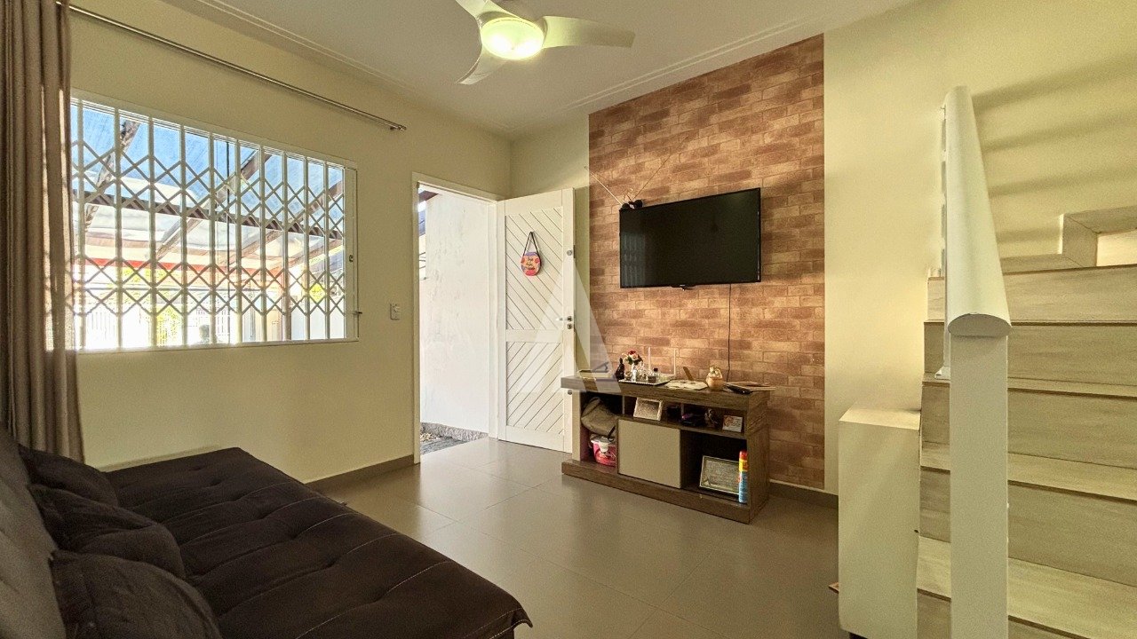Sobrado Geminado com 2 quarto(s) à venda no bairro Jardim Iririú em Joinville, por R$ 373.000.00. — foto 4