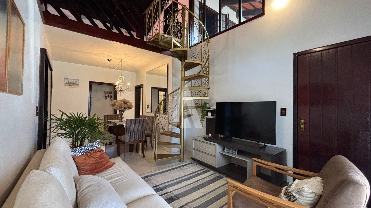 Casa com 1 suíte e 2 quartos à venda no bairro Santa Catarina em Joinville-SC por R$990.000,00. — foto 2