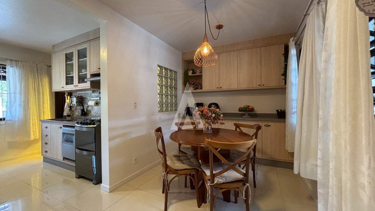 Casa com 1 suíte e 2 quartos à venda no bairro Santa Catarina em Joinville-SC por R$990.000,00. — foto 6
