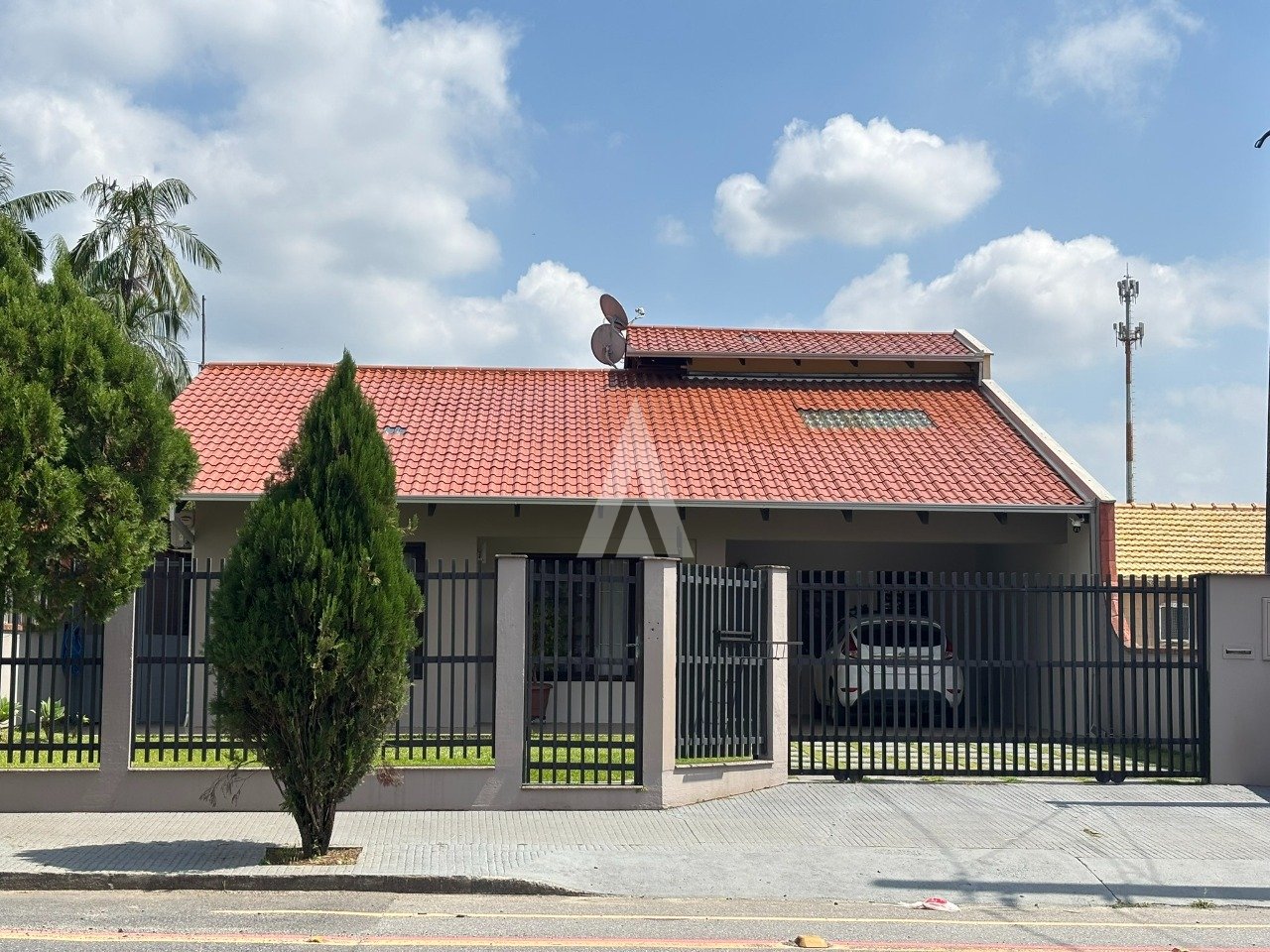 Casa com 1 suíte e 2 quartos à venda no bairro Santa Catarina em Joinville-SC por R$990.000,00. - foto 1