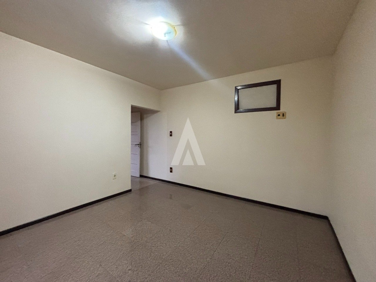 Sobrado com 1 suíte e 3 quartos à venda no bairro Floresta em Joinville -SC por R$ 599.000,00 - Averbado — foto 7