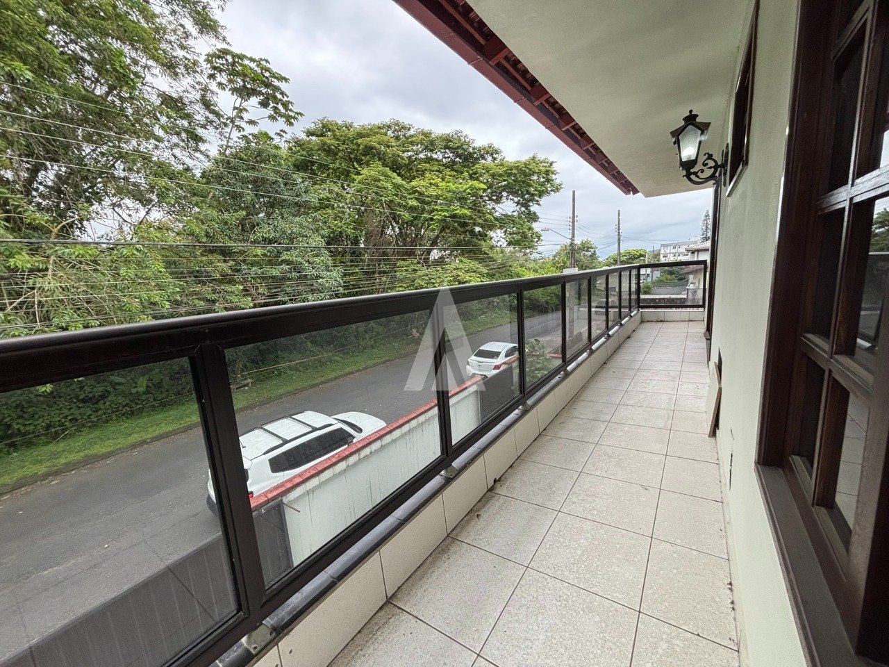 Sobrado com 1 suíte e 3 quartos à venda no bairro Floresta em Joinville -SC por R$ 599.000,00 - Averbado — foto 5