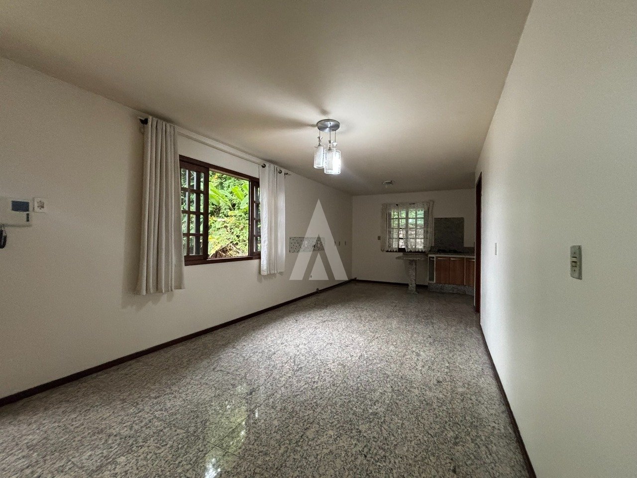 Sobrado com 1 suíte e 3 quartos à venda no bairro Floresta em Joinville -SC por R$ 599.000,00 - Averbado — foto 3