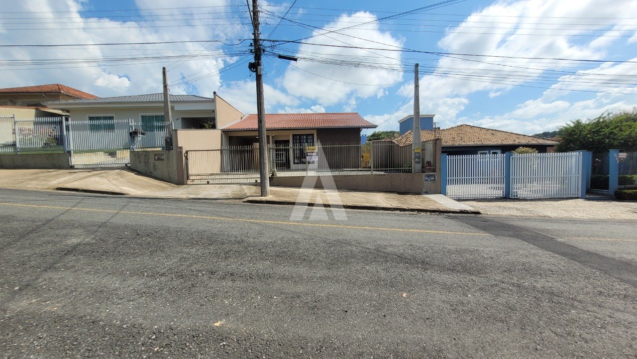 Casa plana com 2 suítes mais 2 quartos à venda no bairro Saguaçu em Joinville - SC por R$ 1.130.000,00. - foto 1