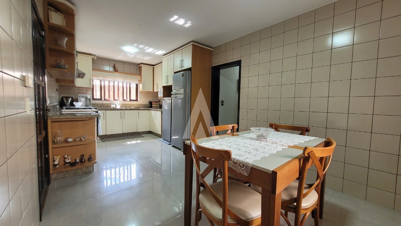 Casa plana com 2 suítes mais 2 quartos à venda no bairro Saguaçu em Joinville - SC por R$ 1.130.000,00. — foto 6