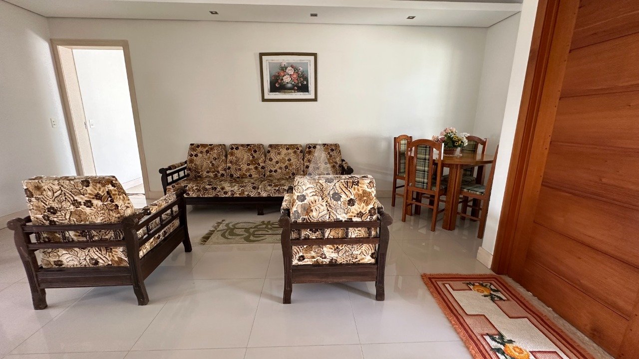 Casa com 1 suíte e mais 2 quartos à venda no bairro América em Joinville-SC, por R$ 1.900.000,00. — foto 2