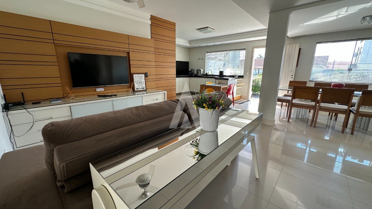 Casa com 1 suíte e mais 2 quartos à venda no bairro América em Joinville-SC, por R$ 1.900.000,00. — foto 3