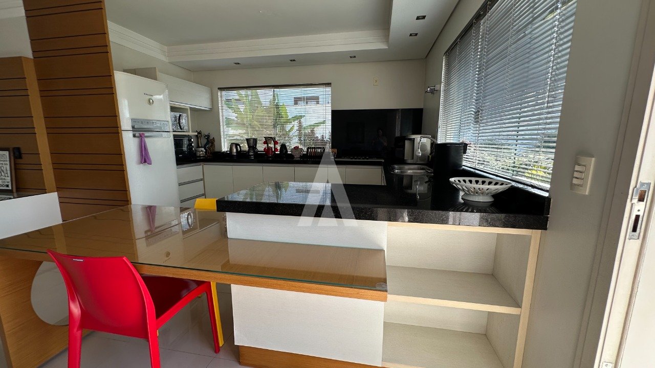 Casa com 1 suíte e mais 2 quartos à venda no bairro América em Joinville-SC, por R$ 1.900.000,00. — foto 6