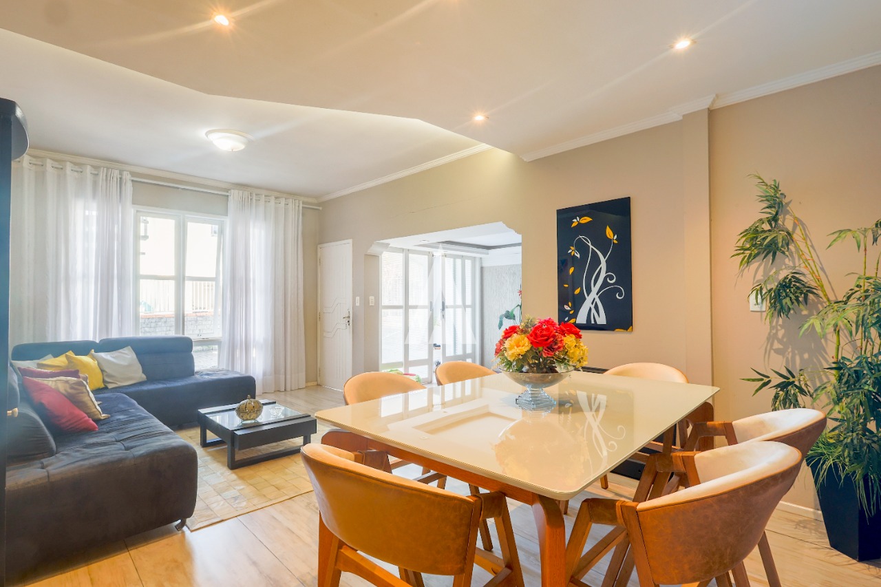 Casa plana com 1 suíte e 2 quartos à venda no bairro Bucarein em Joinville-SC por R$ 950.000,00. — foto 2