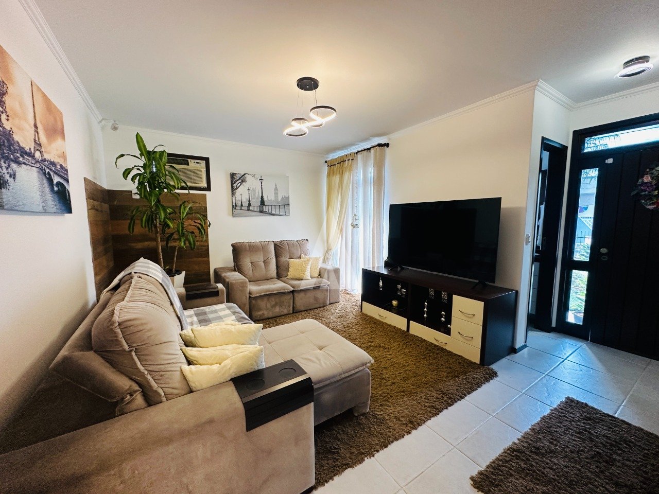 Casa plana com 1 suíte e 2 quartos à venda no bairro Glória em Joinville-SC por R$ 1.298.000,00. — foto 3