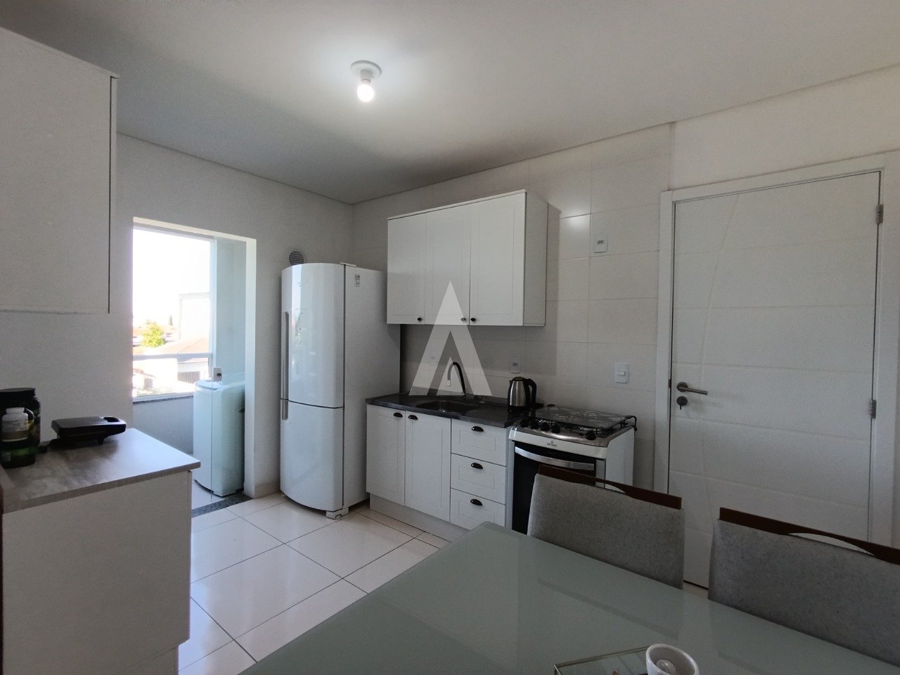Apartamento com 1 suíte mais 1 quarto à venda no bairro Iririú, em Joinville - SC, por R$ 385.000,00. — foto 4