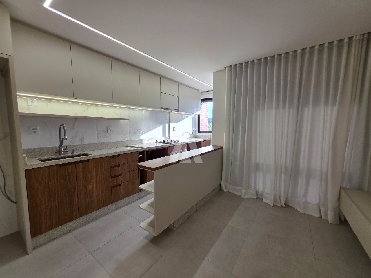 Apartamento com 1 suíte e 1 quarto à venda no bairro Anita Garibaldi em Joinville-SC por R$550.000,00. — foto 4